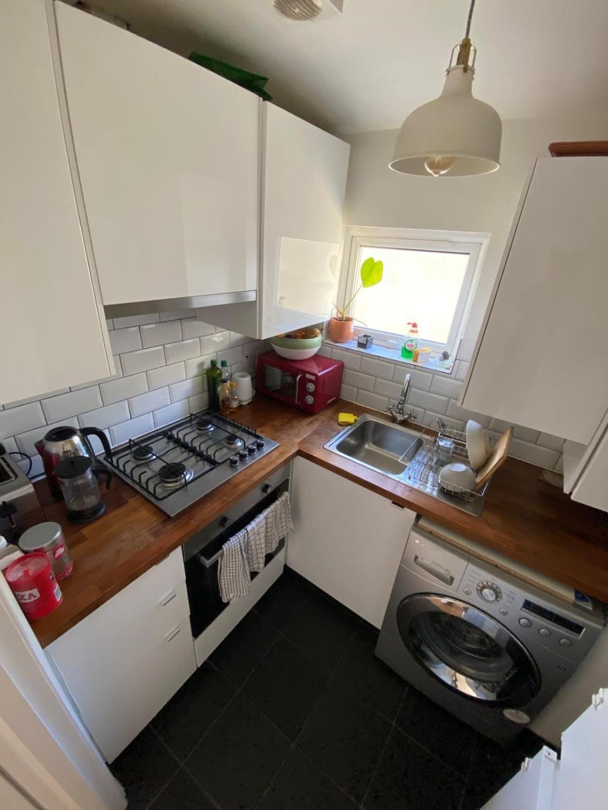Vibrant & Funky 1bd Flat - 12 Mins To Stratford! London